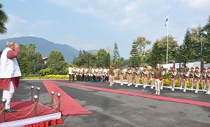 State Guard of Honour to the Governor of  Nagaland Shri PB Acharya after being sworn-in as the Governor of Arunachal Pradesh by Arunachal Pradesh Police at Raj Bhavan, Itanagar on 28th January 2017.